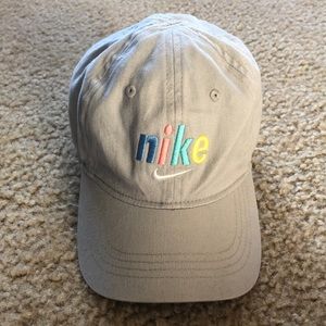 Toddler barely used Nike hat.